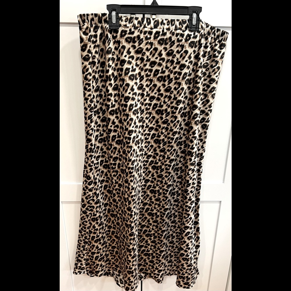 Leopard print skirt